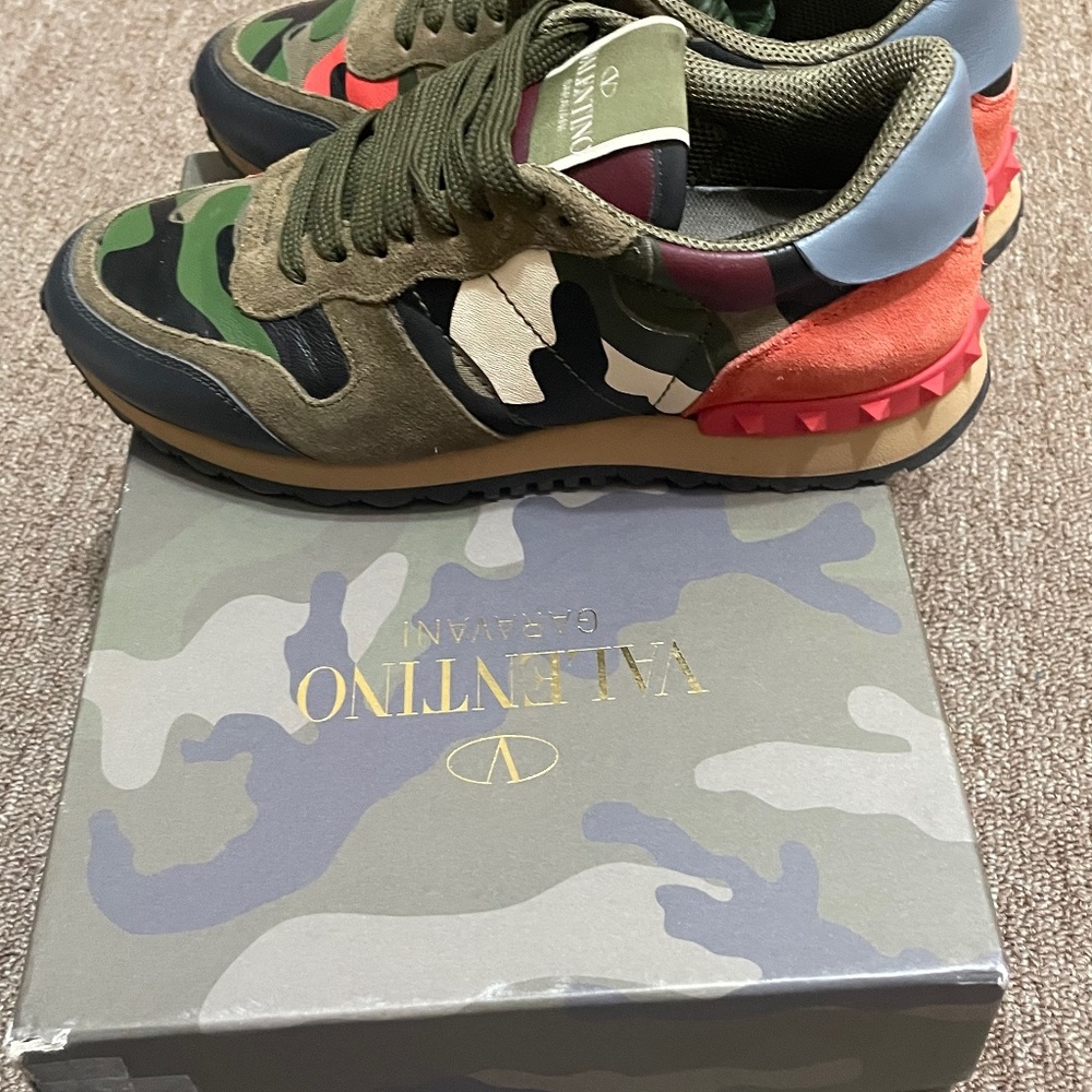 Valentino Sneakers